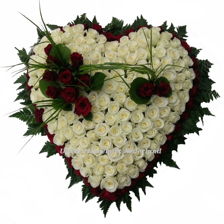 Rouwhart witte rozen met rode toefjes ( UB 611 ) 